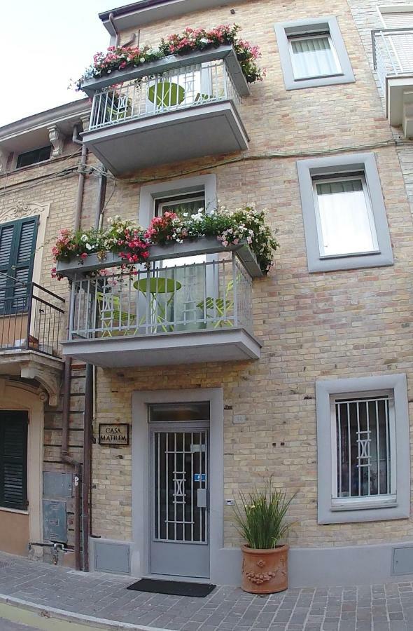 Отель Casa Matilda Порто-Сант'Эльпидио Экстерьер фото